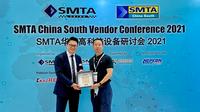 BTU China Sales and Service Manager, Dai Wei accepts The Best Emerging Exhibit of the Year Award